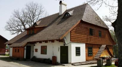 Brucknerův Dům<br/>Prášily