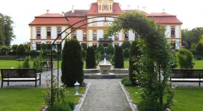 Zámek Jemniště<br/>Postupice